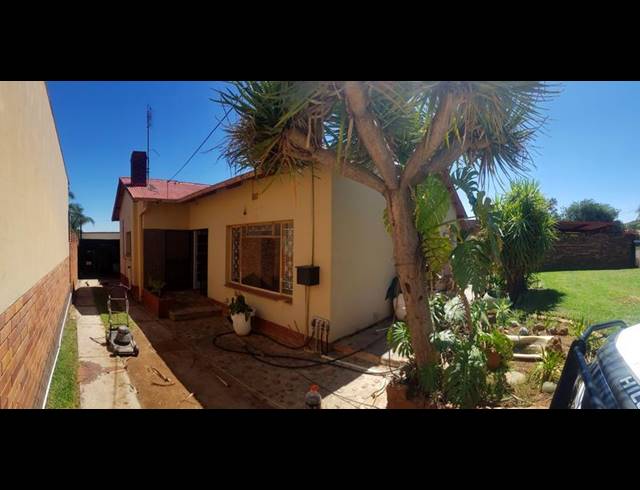 4 BEDROOM HOUSE FOR SALE IN PRETORIA GARDENS
